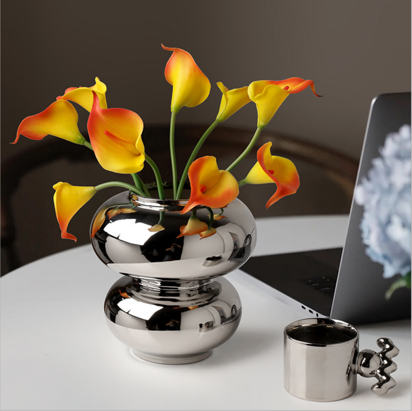 Double Curves Ceramic Vase - White/Silver