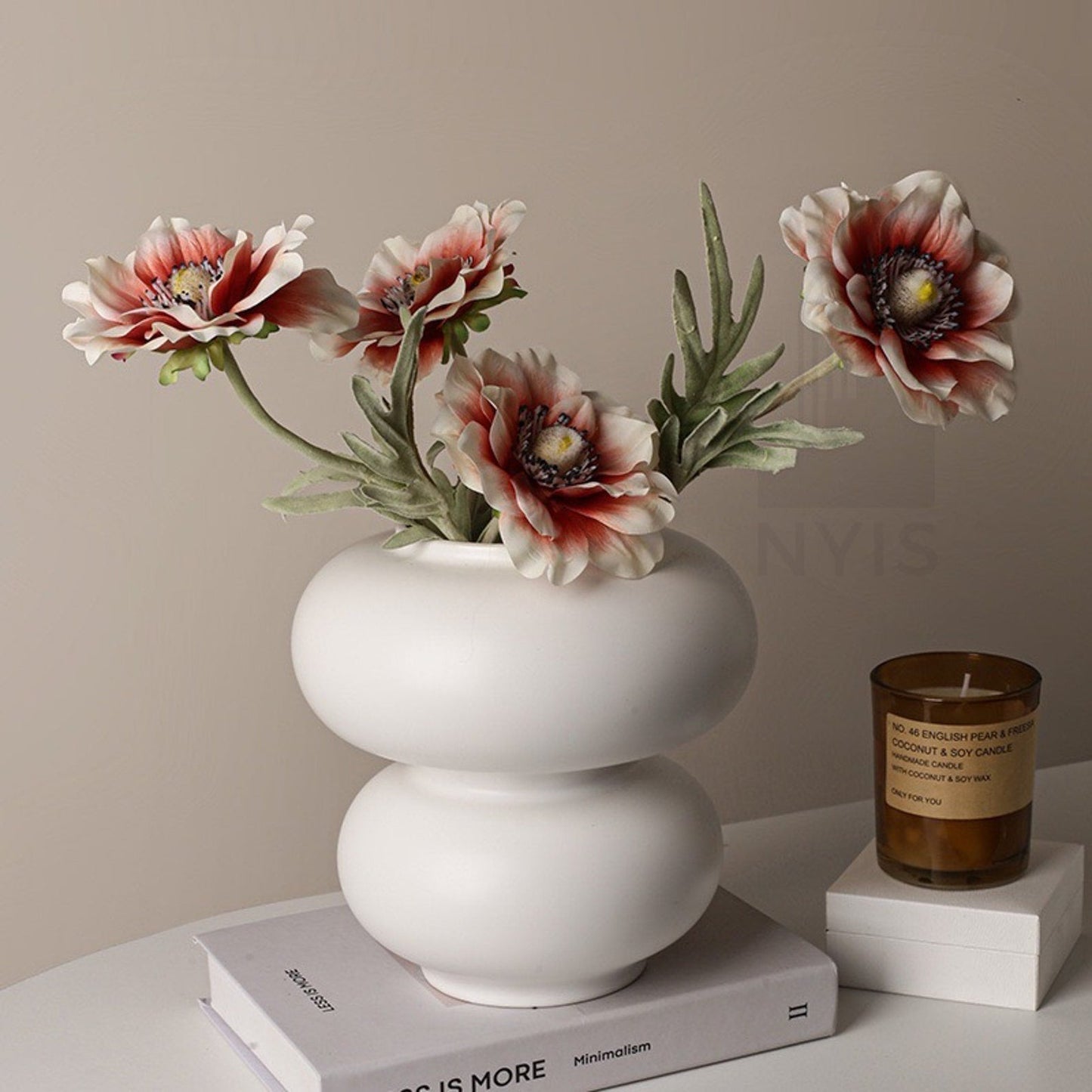 Double Curves Ceramic Vase - White/Silver