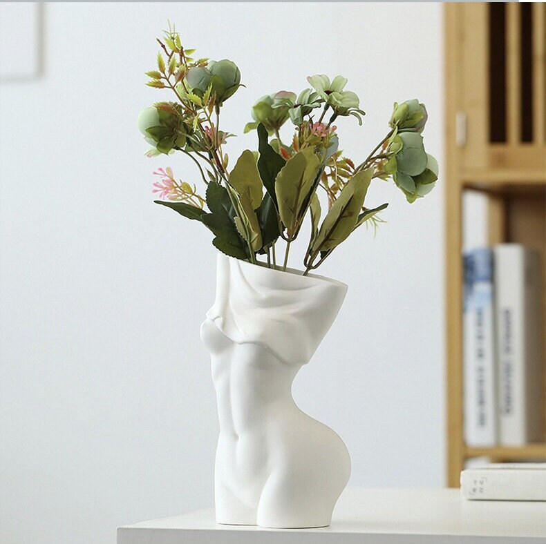 Female Body Sculptural Ceramic Vase, Dried Flower vase, Contemporary Vase, Minimalist Vase, Modern Coffee Tabletop Vase, bust vase