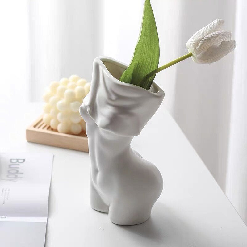 Female Body Sculptural Ceramic Vase, Dried Flower vase, Contemporary Vase, Minimalist Vase, Modern Coffee Tabletop Vase, bust vase