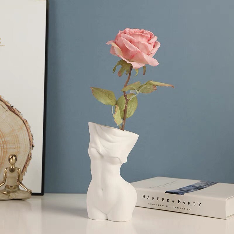 Female Body Sculptural Ceramic Vase, Dried Flower vase, Contemporary Vase, Minimalist Vase, Modern Coffee Tabletop Vase, bust vase