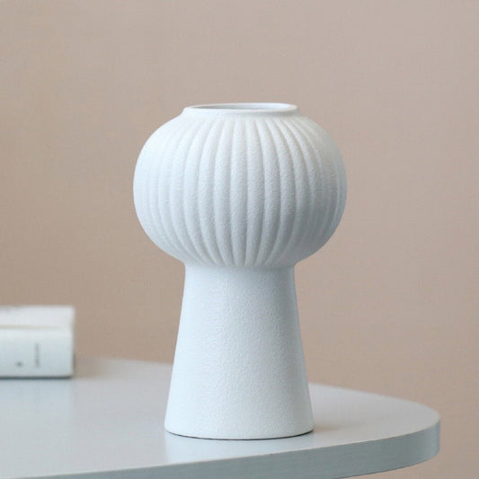 Mushroom Ceramic Vase, ceramic centrepiece, Modern Coffee Table Vase, Quirky home decor, Housewarming gift, nordic flower vase